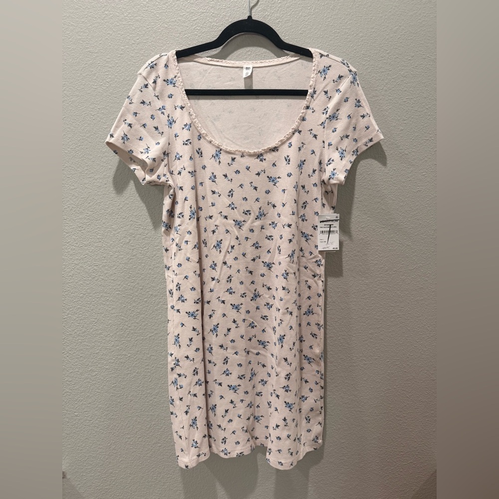 🌸 NWT BP. Pink & Blue Ditsy Floral Ribbed Dress – Size L 🌸